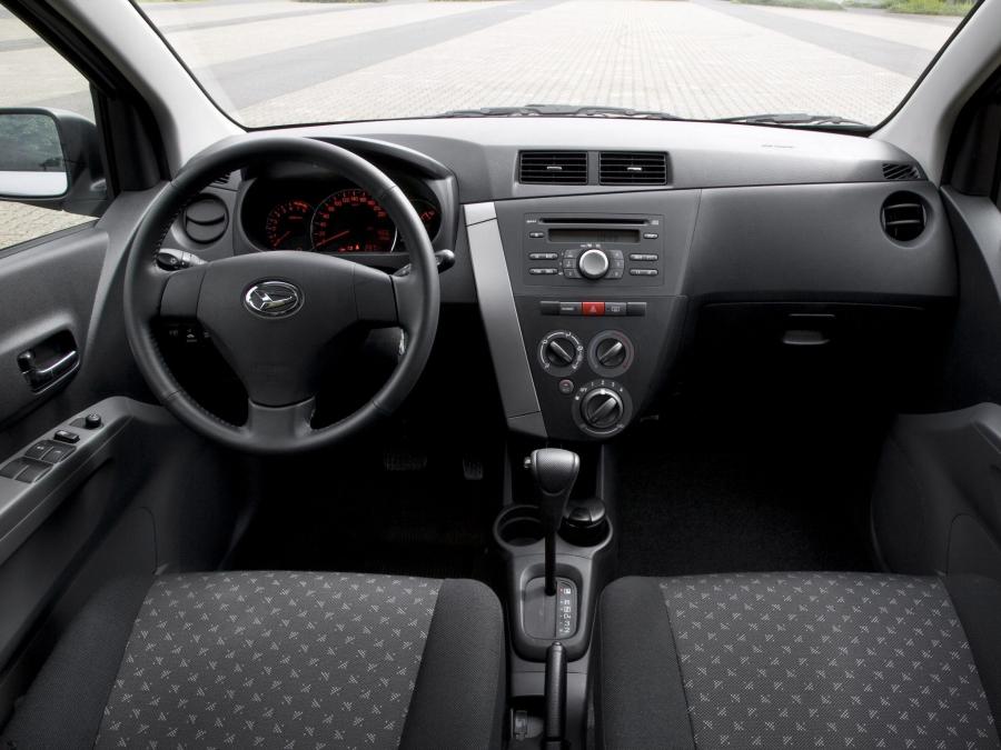 Daihatsu Cuore 2007 года  (фото 13 из 16)